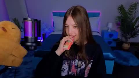 Lili Bakery online show from September 16, 2:01 am