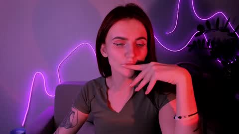 Lilie online show from December 3, 2:03 am