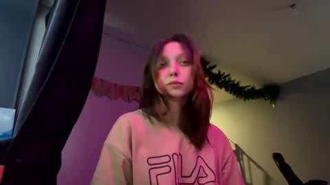 Snapshot of lilies_and_minipoots chatting on December 26, 10:59 am Sonechka online show from December 26, 10:59 am