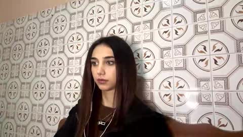 Snapshot of lilihalvorsen chatting on November 12, 10:09 pm Lina online show from November 12, 10:09 pm