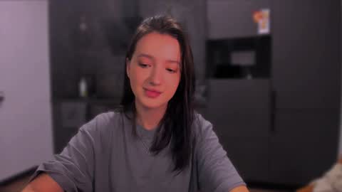 Snapshot of lililaluna chatting on December 12, 1:28 pm             ...  online show from December 12, 1:28 pm