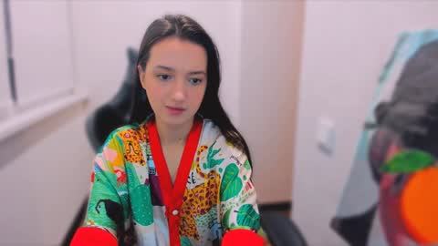 Snapshot of lililaluna chatting on January 13, 5:23 pm             ...  online show from January 13, 5:23 pm