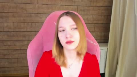 LiliLinn online show from June 5, 4:30 am