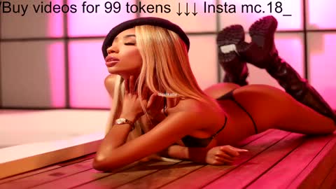 Snapshot of lilipinkette chatting on December 21, 5:58 am Lili online show from December 21, 5:58 am