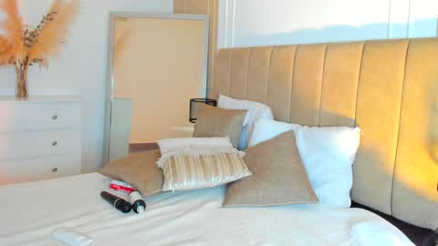 Snapshot of lilipinkette chatting on January 12, 3:17 am Lili online show from January 12, 3:17 am