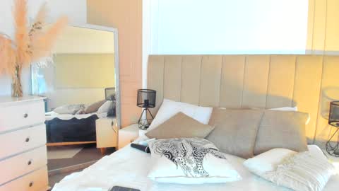 Snapshot of lilipinkette chatting on February 2, 4:15 am Lili online show from February 2, 4:15 am