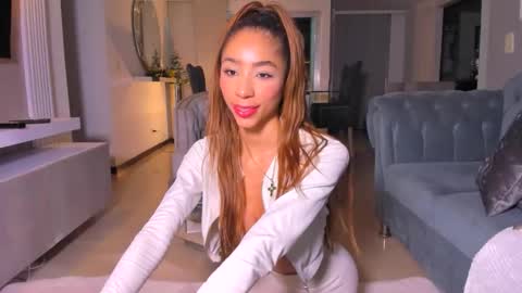 Lili  online show from December 17, 2:17 am