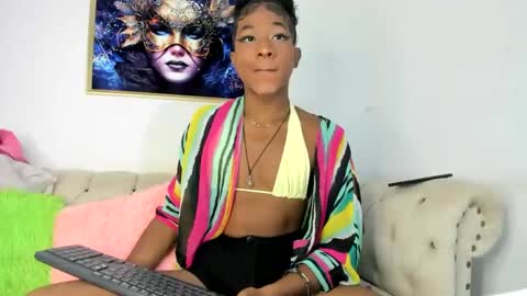 Snapshot of lilit2005_ chatting on February 14, 8:59 pm lilit2005_ online show from February 14, 8:59 pm