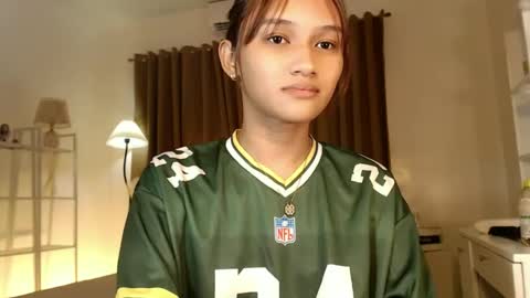 Snapshot of lilit_sensual chatting on March 4, 5:42 am Chloe online show from March 4, 5:42 am