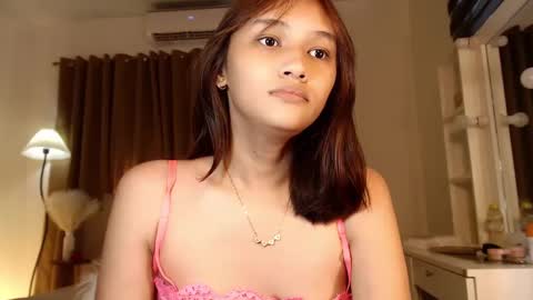 Snapshot of lilit_sensual chatting on March 5, 4:02 am Chloe online show from March 5, 4:02 am