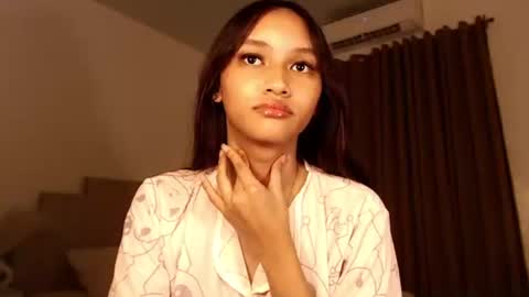 Snapshot of lilit_sensual chatting on September 21, 2:57 am Chloe online show from September 21, 2:57 am