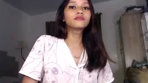 Snapshot of lilit_sensual chatting on September 22, 2:57 am Chloe online show from September 22, 2:57 am