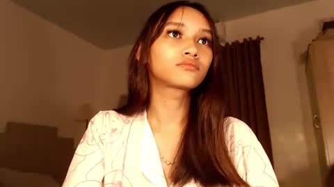 Snapshot of lilit_sensual chatting on September 23, 2:14 am Chloe online show from September 23, 2:14 am