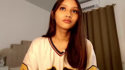 Snapshot of lilit_sensual chatting on October 14, 5:19 am Chloe online show from October 14, 5:19 am