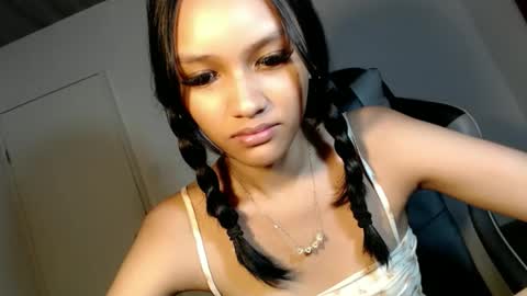 Chloe online show from February 17, 1:51 pm