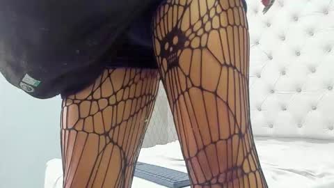 Snapshot of lilith1505 chatting on February 25, 2:59 pm lilith1505 online show from February 25, 2:59 pm