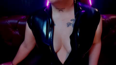 Lilith online show from December 24, 6:33 am