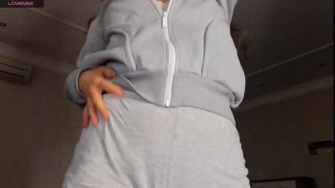 Snapshot of lilith_lutherlow chatting on January 19, 6:21 pm lilith online show from January 19, 6:21 pm