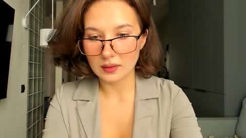 Snapshot of lilith_lutherlow chatting on November 4, 10:47 am lilith online show from November 4, 10:47 am