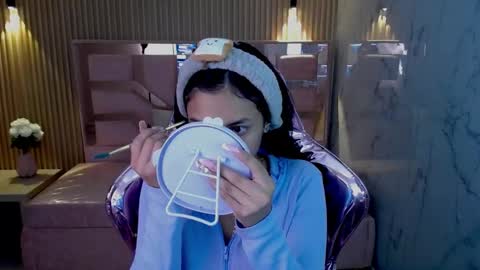 Snapshot of lilith_petit_sub chatting on January 19, 1:01 pm Lilith online show from January 19, 1:01 pm