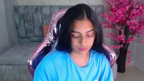 Snapshot of lilith_petit_sub chatting on January 31, 4:17 pm Lilith online show from January 31, 4:17 pm