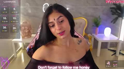 Snapshot of lilith_petit_sub chatting on February 23, 5:56 am Lilith online show from February 23, 5:56 am