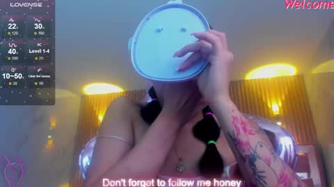 Snapshot of lilith_petit_sub chatting on March 2, 4:10 pm Lilith online show from March 2, 4:10 pm