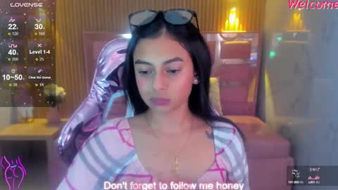 Snapshot of lilith_petit_sub chatting on March 4, 3:22 am Lilith online show from March 4, 3:22 am