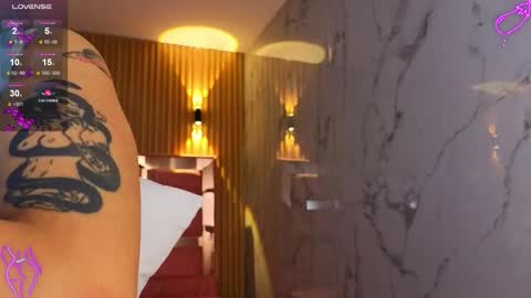 Snapshot of lilith_petit_sub chatting on September 12, 9:31 am Lilith online show from September 12, 9:31 am