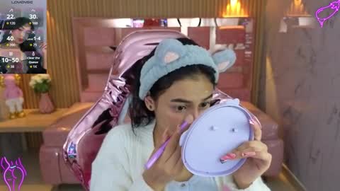 Snapshot of lilith_petit_sub chatting on October 11, 4:22 am Lilith online show from October 11, 4:22 am