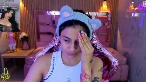 Snapshot of lilith_petit_sub chatting on October 19, 3:07 am Lilith online show from October 19, 3:07 am