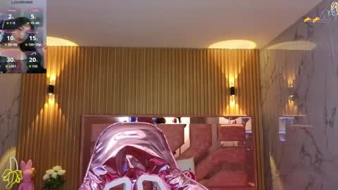 Snapshot of lilith_petit_sub chatting on October 25, 3:47 am Lilith online show from October 25, 3:47 am