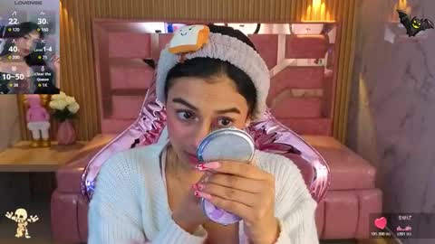 Snapshot of lilith_petit_sub chatting on October 31, 3:40 am Lilith online show from October 31, 3:40 am