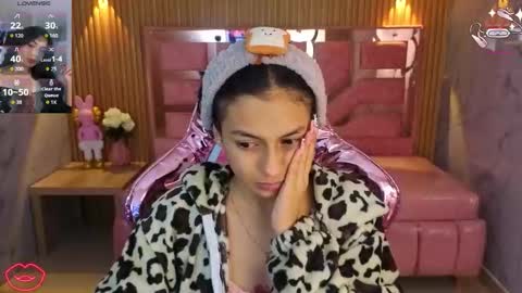 Snapshot of lilith_petit_sub chatting on November 2, 3:31 am Lilith online show from November 2, 3:31 am