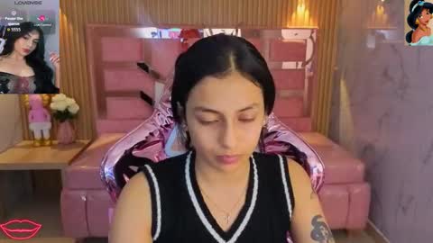 Snapshot of lilith_petit_sub chatting on November 5, 3:06 am Lilith online show from November 5, 3:06 am