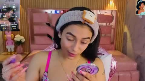 Snapshot of lilith_petit_sub chatting on November 8, 3:39 am Lilith online show from November 8, 3:39 am