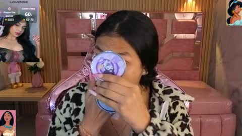 Snapshot of lilith_petit_sub chatting on November 25, 3:06 am Lilith online show from November 25, 3:06 am