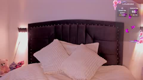 Snapshot of lilith_thompson chatting on October 10, 5:28 am lilith_thompson online show from October 10, 5:28 am