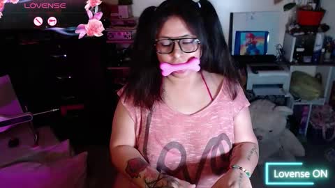 Snapshot of lilith_tyler chatting on November 14, 5:28 am lilith_tyler online show from November 14, 5:28 am