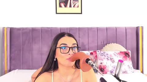 Snapshot of lilithcapri777 chatting on February 26, 6:43 pm Lily online show from February 26, 6:43 pm