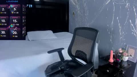 Snapshot of lilithluxorr chatting on November 12, 1:22 pm Lilith luxorr online show from November 12, 1:22 pm