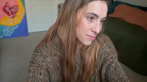 L online show from January 8, 9:55 pm