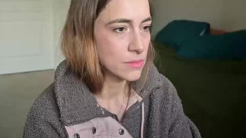 L online show from February 24, 7:30 pm