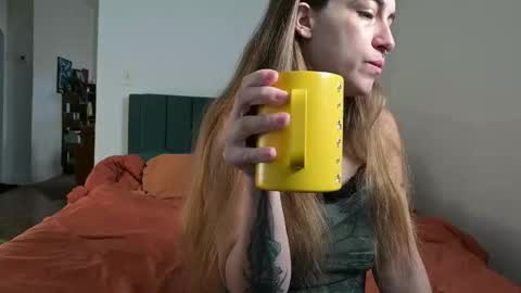 L online show from October 17, 3:25 pm