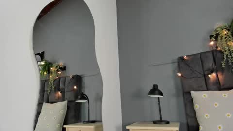 lilithsmith__ online show from September 29, 11:37 am