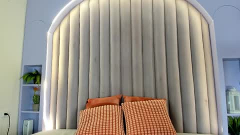 lilithsmith__ online show from February 4, 11:38 am