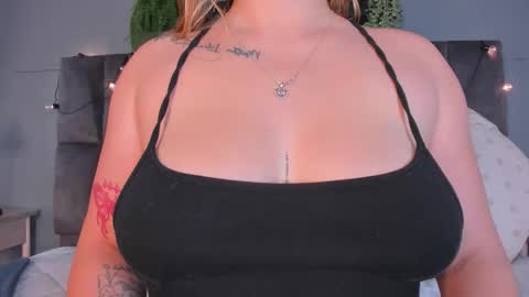 lilithsmith__ online show from February 6, 11:46 am