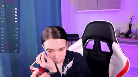 Snapshot of lilithstrangfor chatting on December 17, 8:34 am lilithstrangfor online show from December 17, 8:34 am