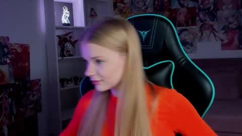 Snapshot of lilitrosen chatting on December 1, 5:40 pm lilitrosen online show from December 1, 5:40 pm