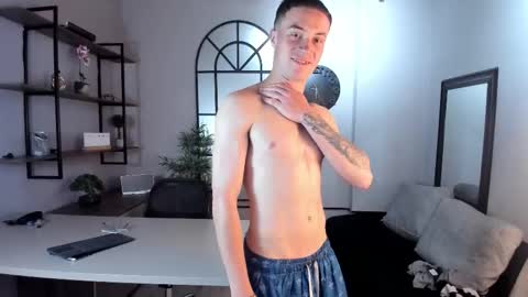 Snapshot of liljames_ chatting on November 20, 10:20 pm Lil James online show from November 20, 10:20 pm